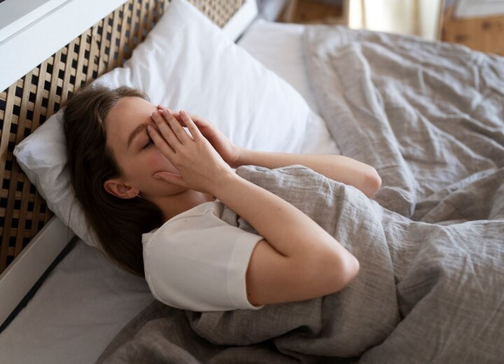 Menciptakan Suasana Kamar Tidur yang Membantu Tubuh Beristirahat dengan Tenang